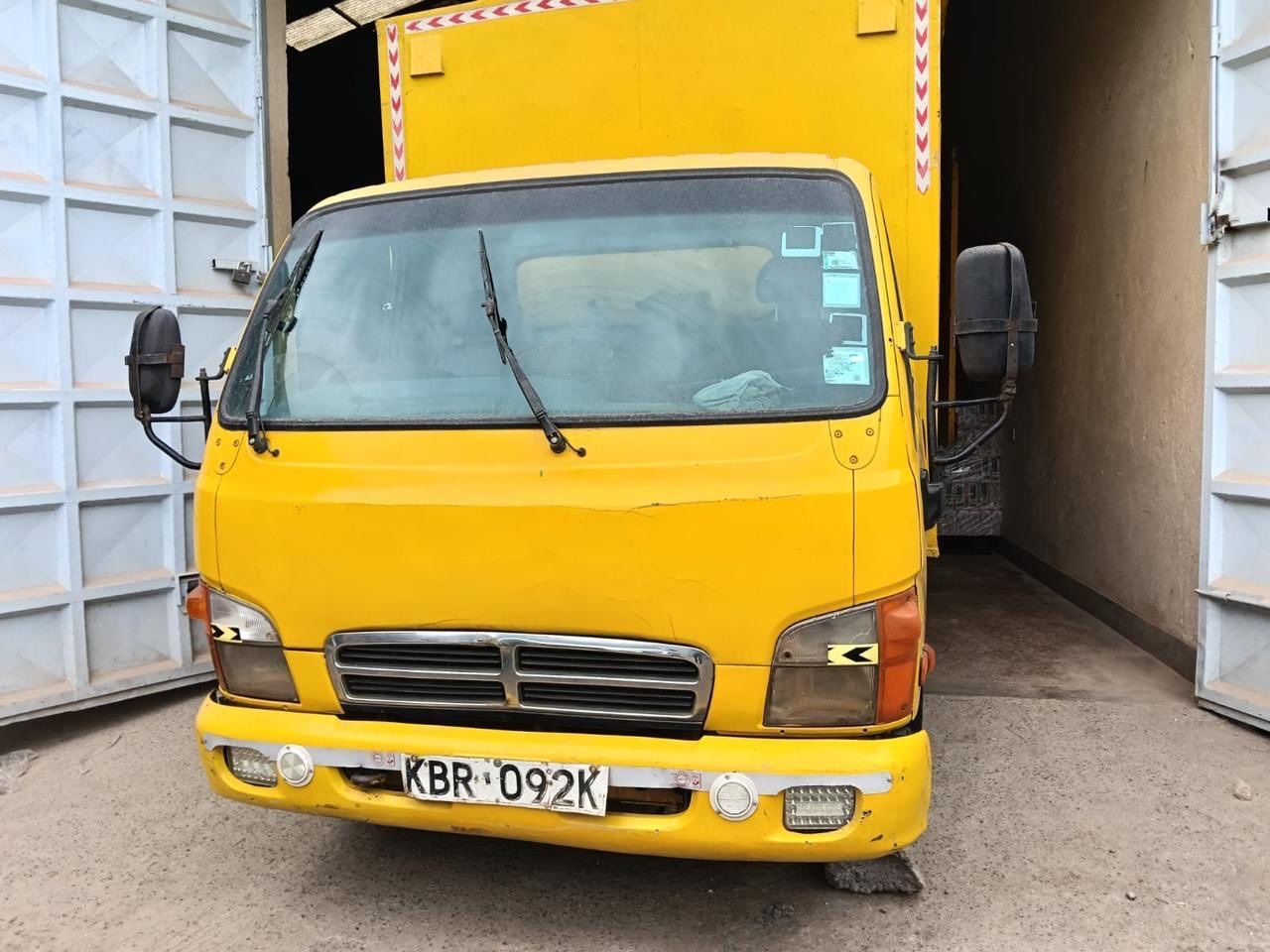 Counterfeit flour racket busted in Kasarani, seven arrested