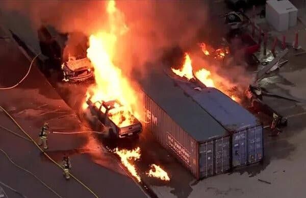 Three killed, one injured in helicopter crash in Los Angeles