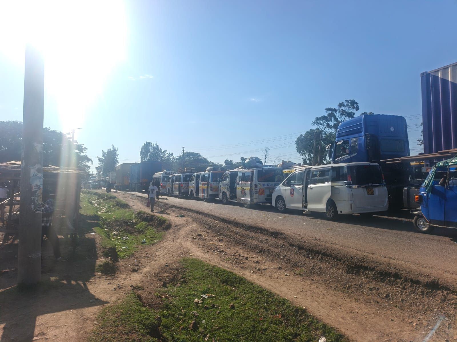 Tractor Accident Causes Traffic Snarl at Ahero, Kisumu