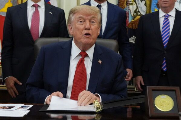 Trump Bans CNN, Politico From White House Amid Legal Battle